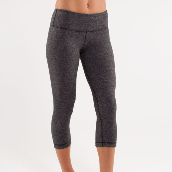 EUC reversible lululemon Wunder Under Crop - Picture 2 of 4